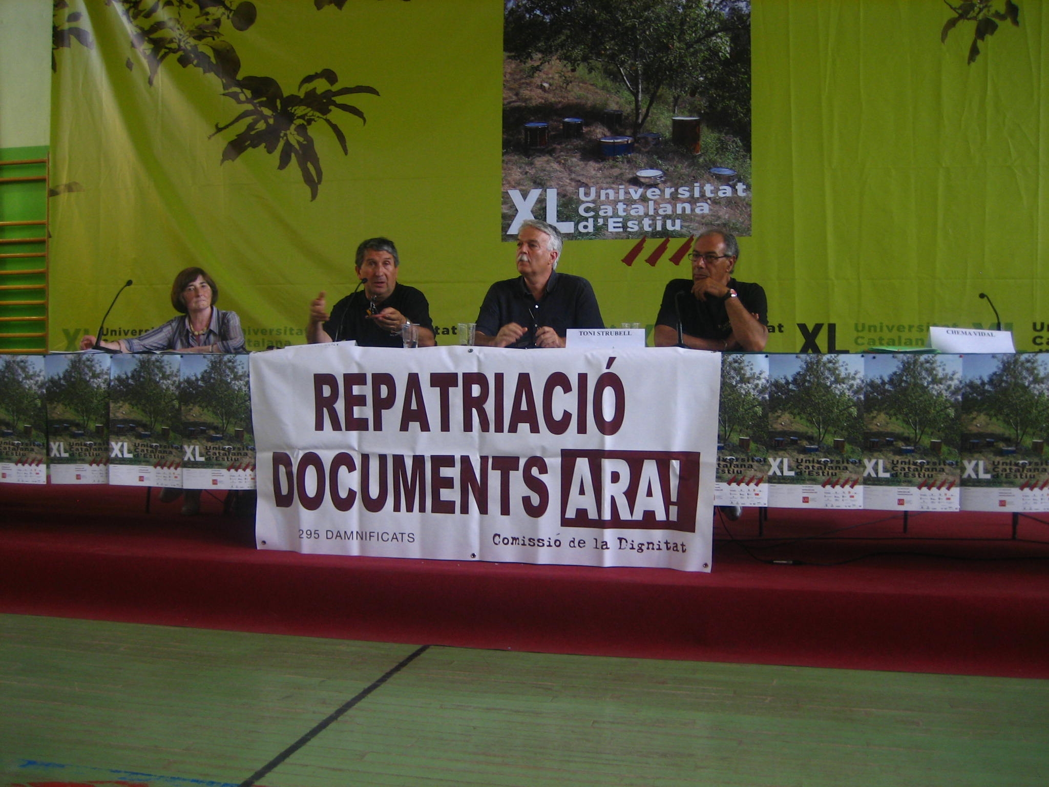 Es presenta 